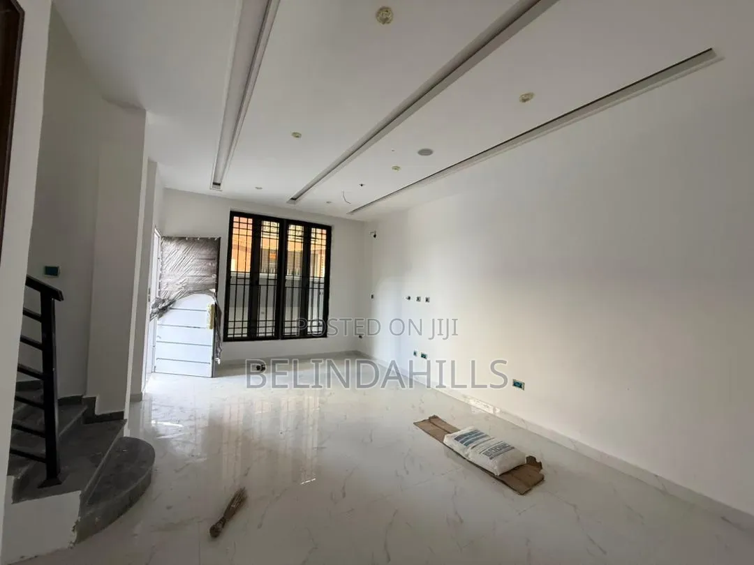 4bdrm Townhouse/Terrace in Apo Resettlement for sale