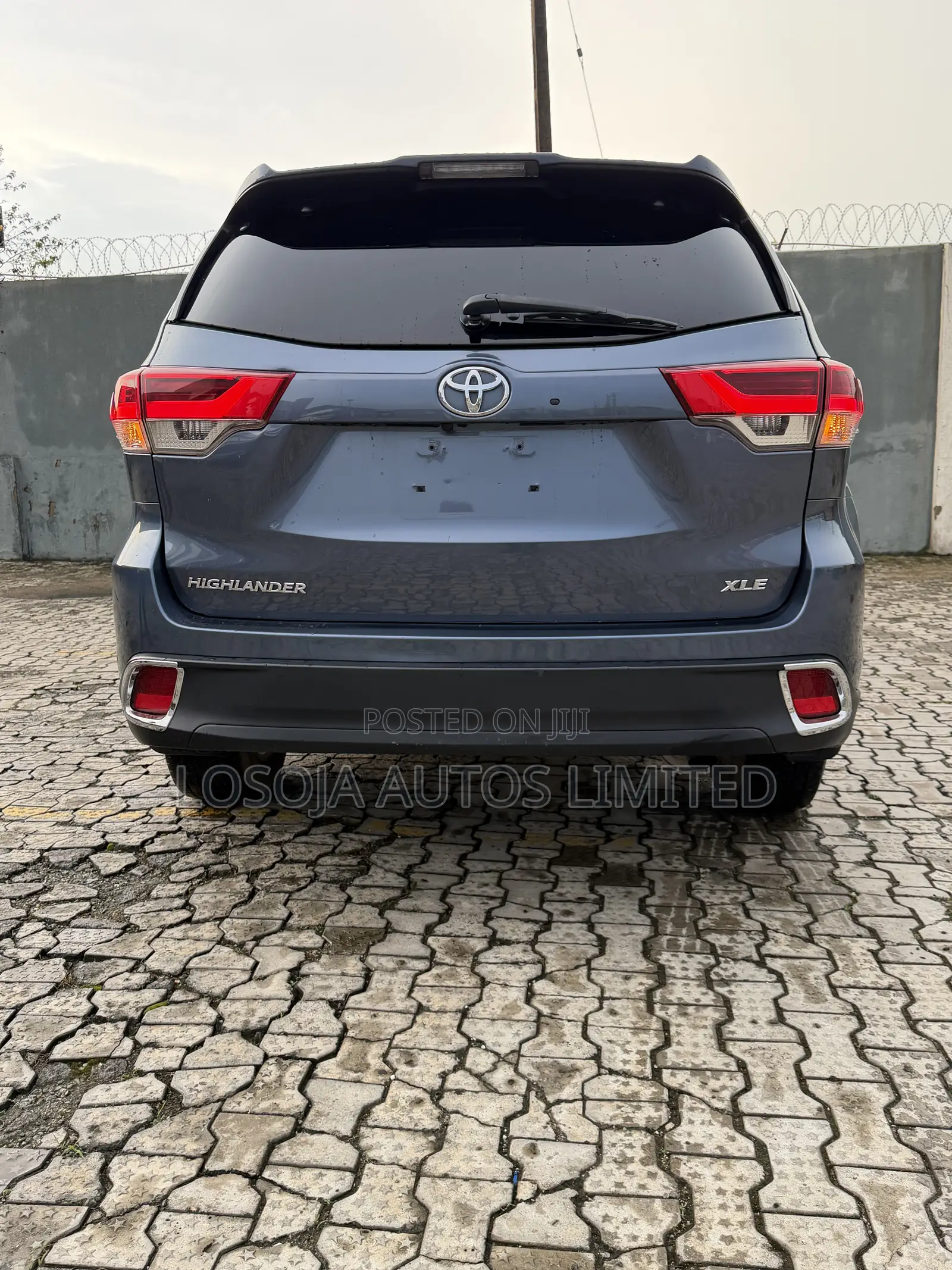 Toyota Highlander XLE 2019 Blue