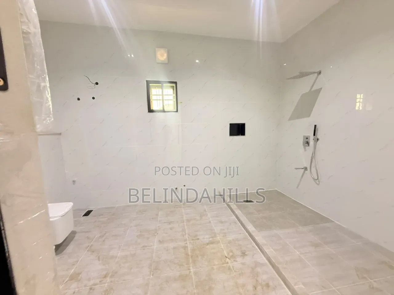 5bdrm Townhouse/Terrace in Apo Resettlement for sale