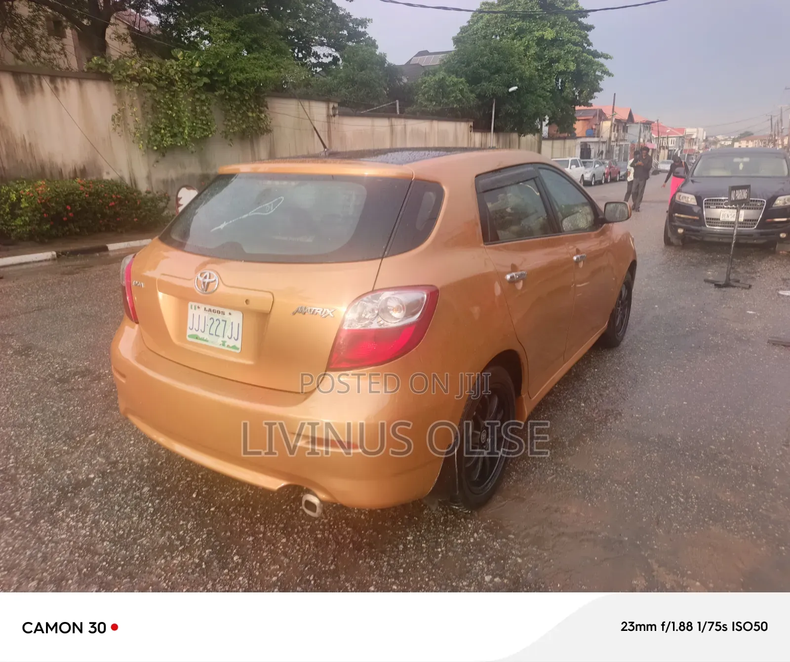 Toyota Matrix 2009 Gold
