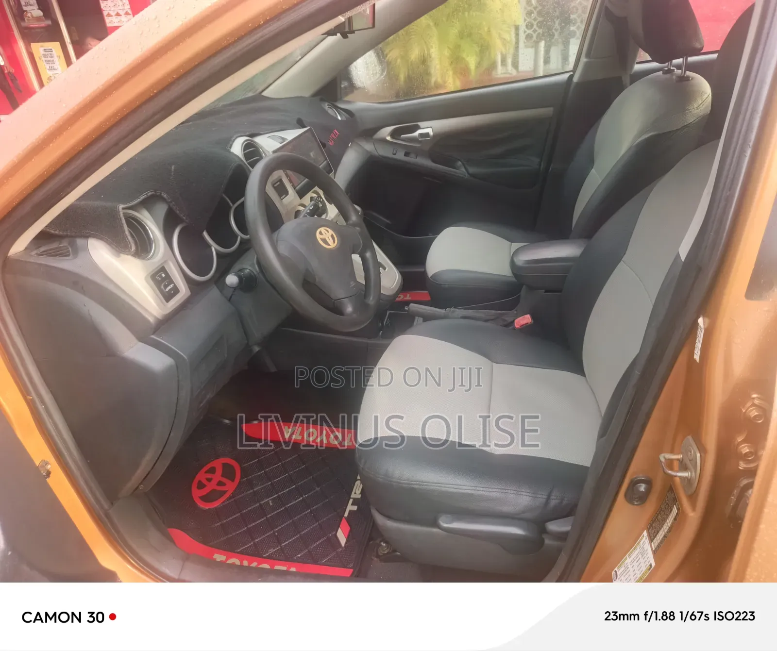 Toyota Matrix 2009 Gold
