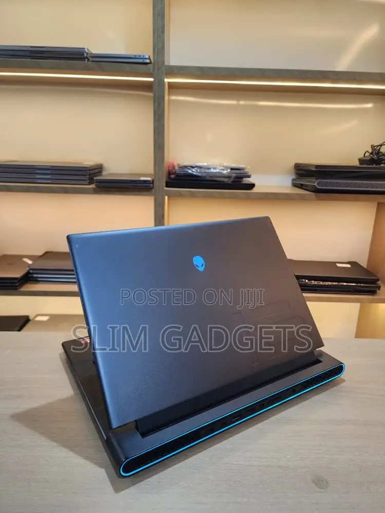 Laptop Alienware M16 R1 16GB AMD Ryzen 9 SSD 1T
