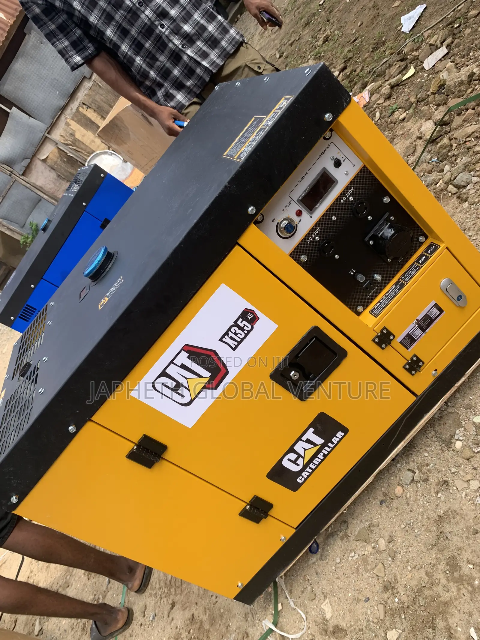 Industrial CAT 13.5kVA Soundproof Generator for Continuous Use