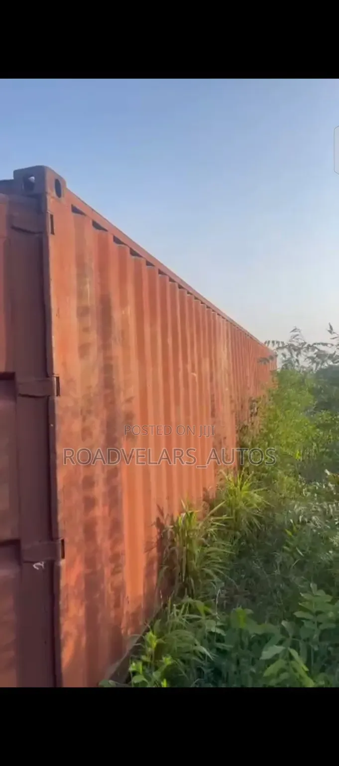 40ft Container Available Neatly Used