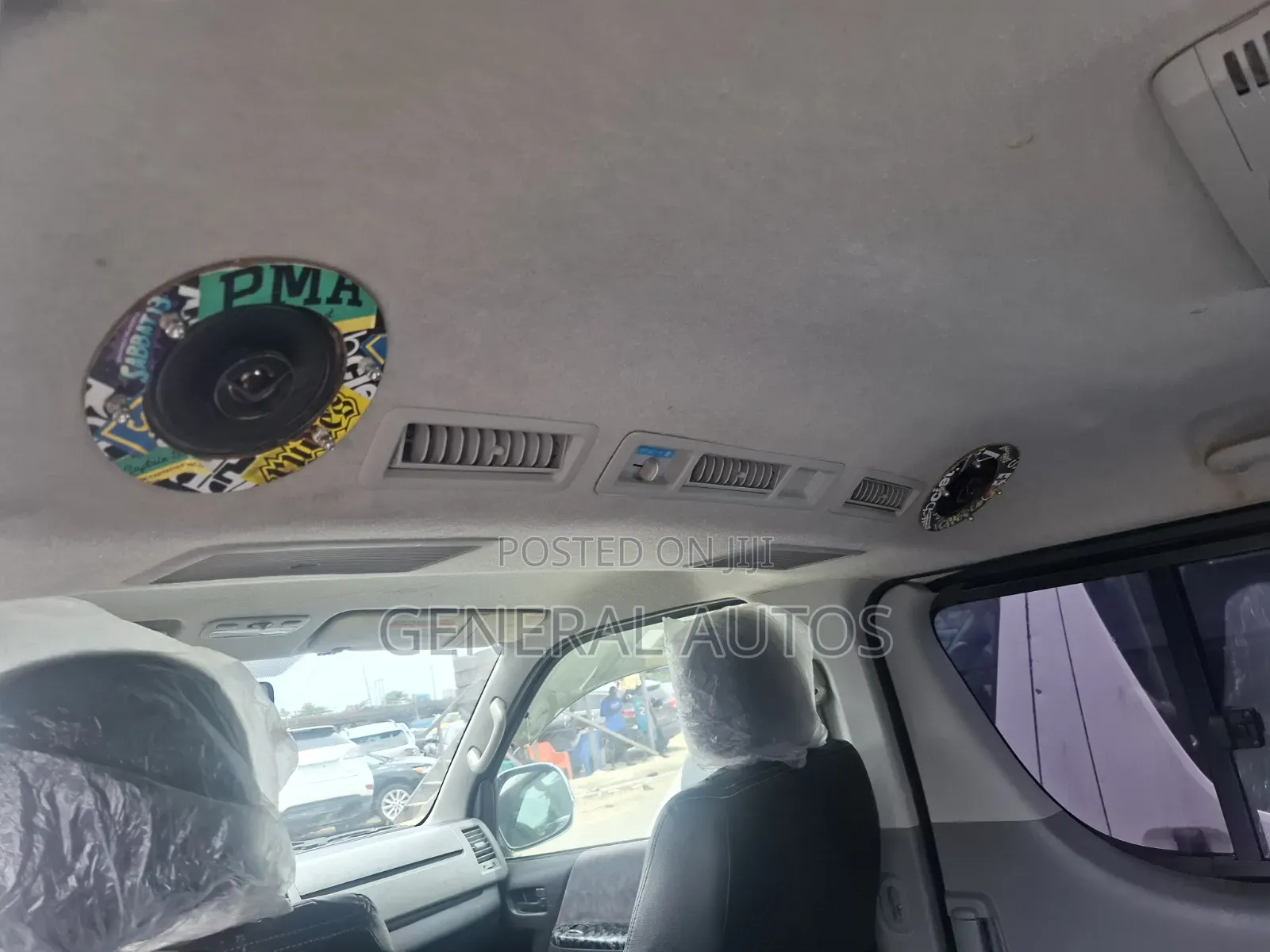 Toyota HiAce 2011 White
