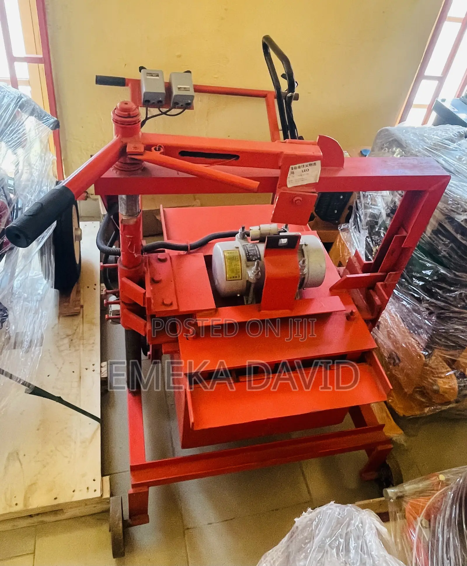 Mobile Concrete Block Moulding Machine (Egg-Laying" Machine )