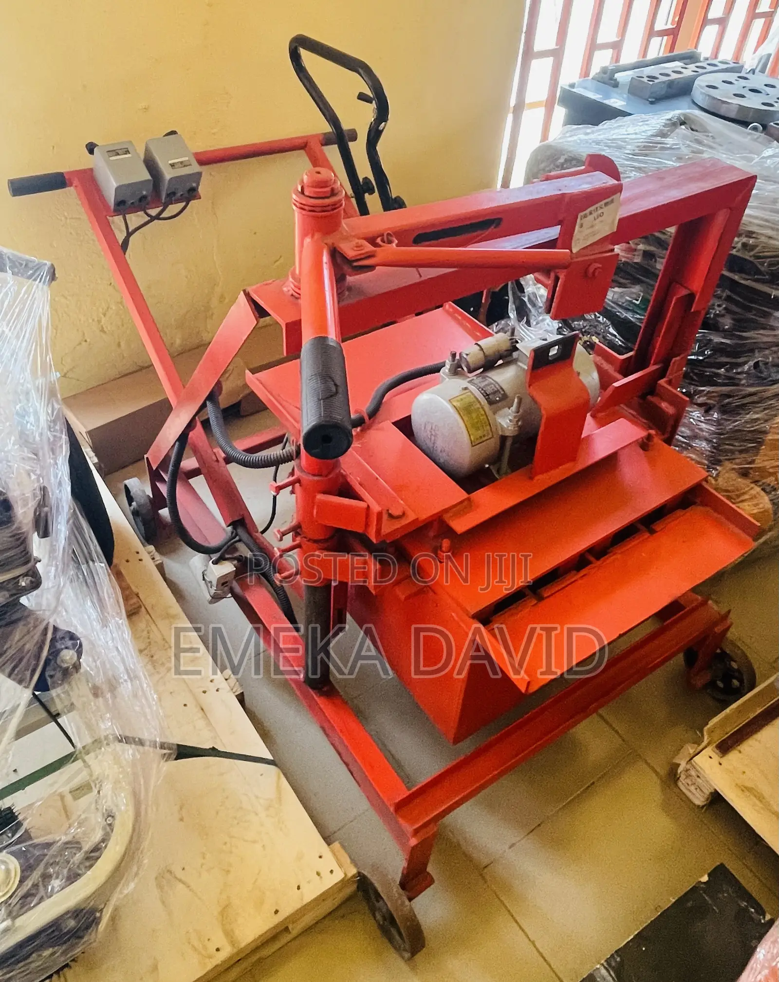 Mobile Concrete Block Moulding Machine (Egg-Laying" Machine )