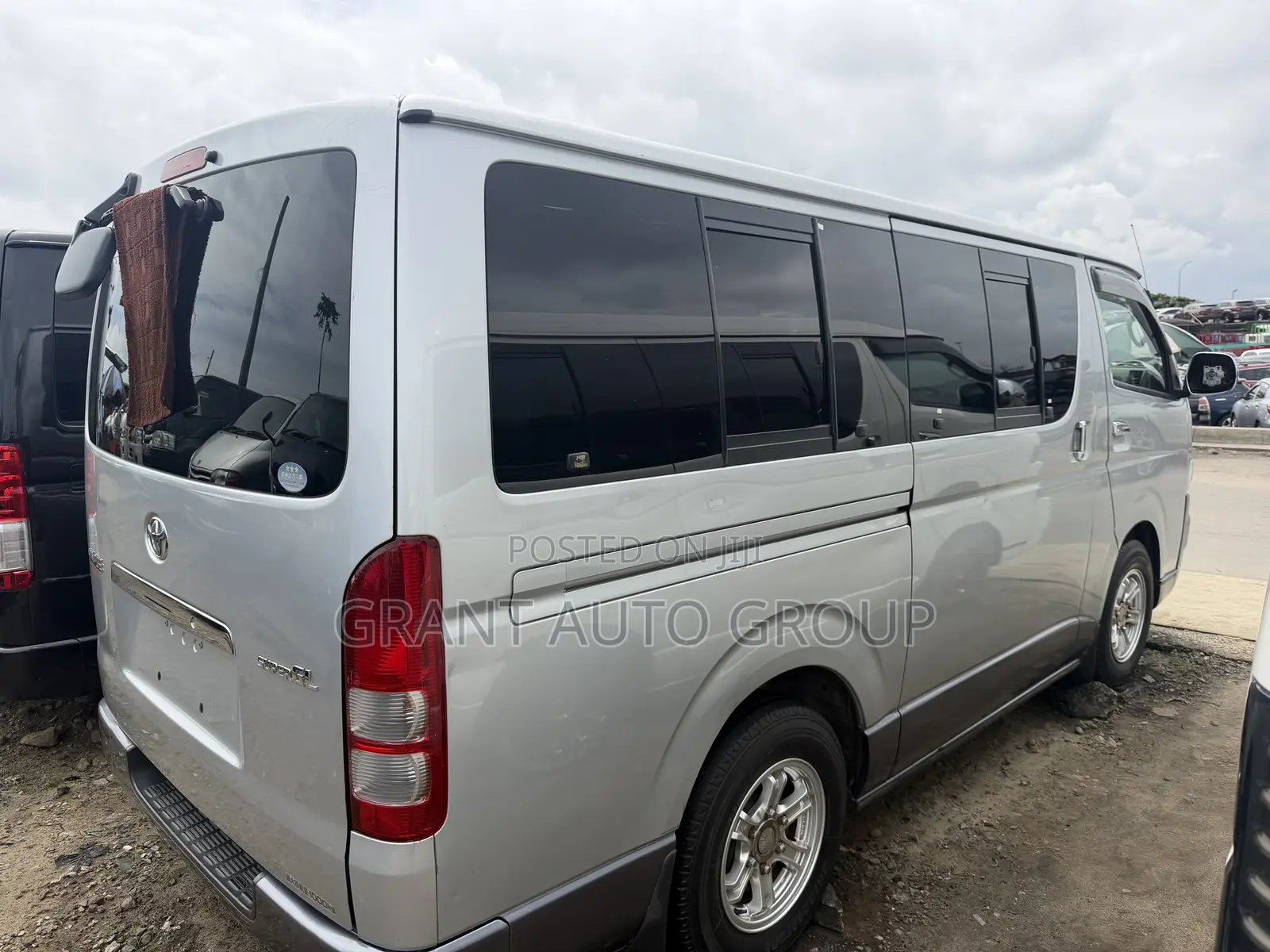 Toyota HiAce 2011 Silver