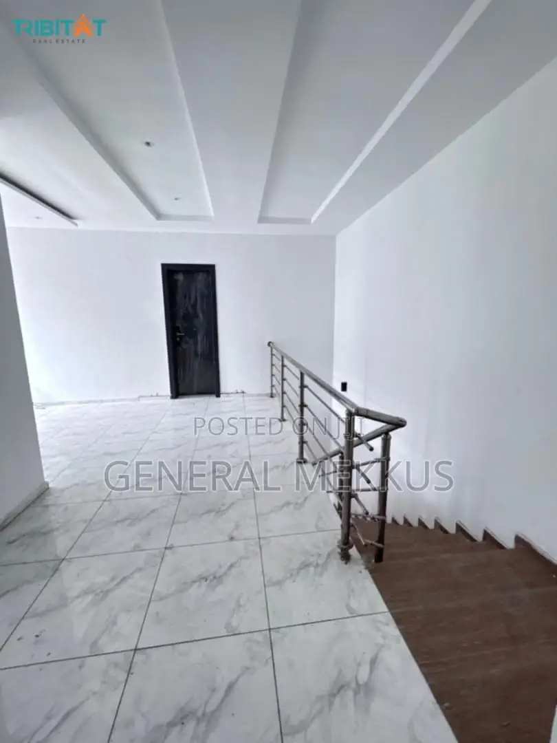 2bdrm Maisonette in Ambiance Height for sale