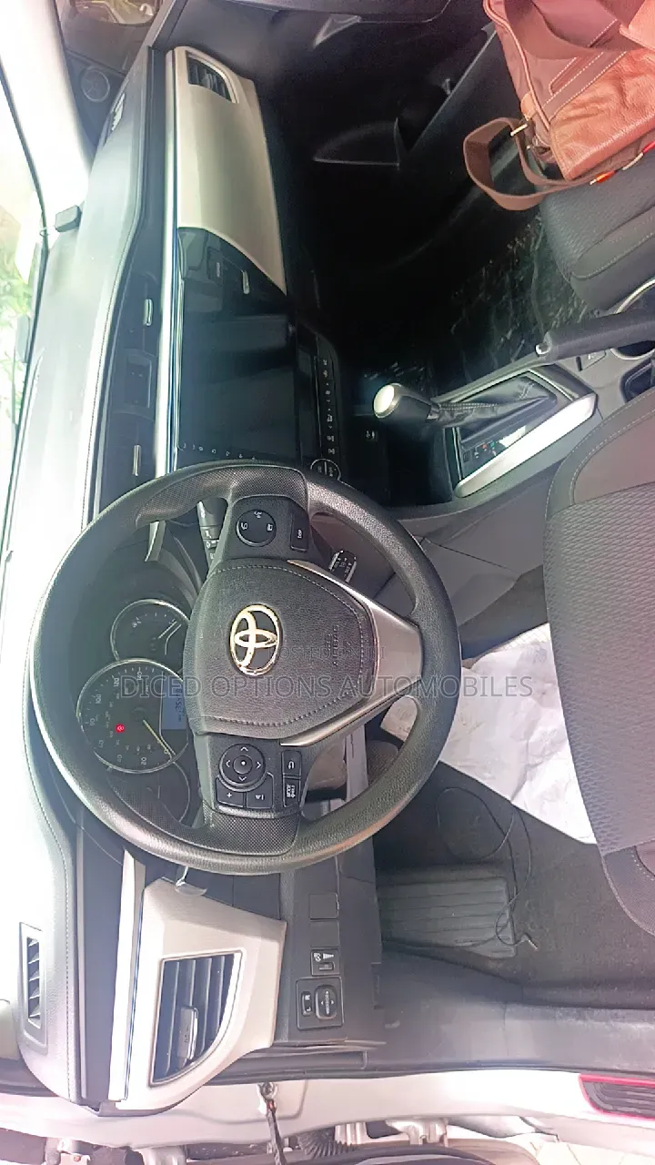 Toyota Corolla 2015 Silver