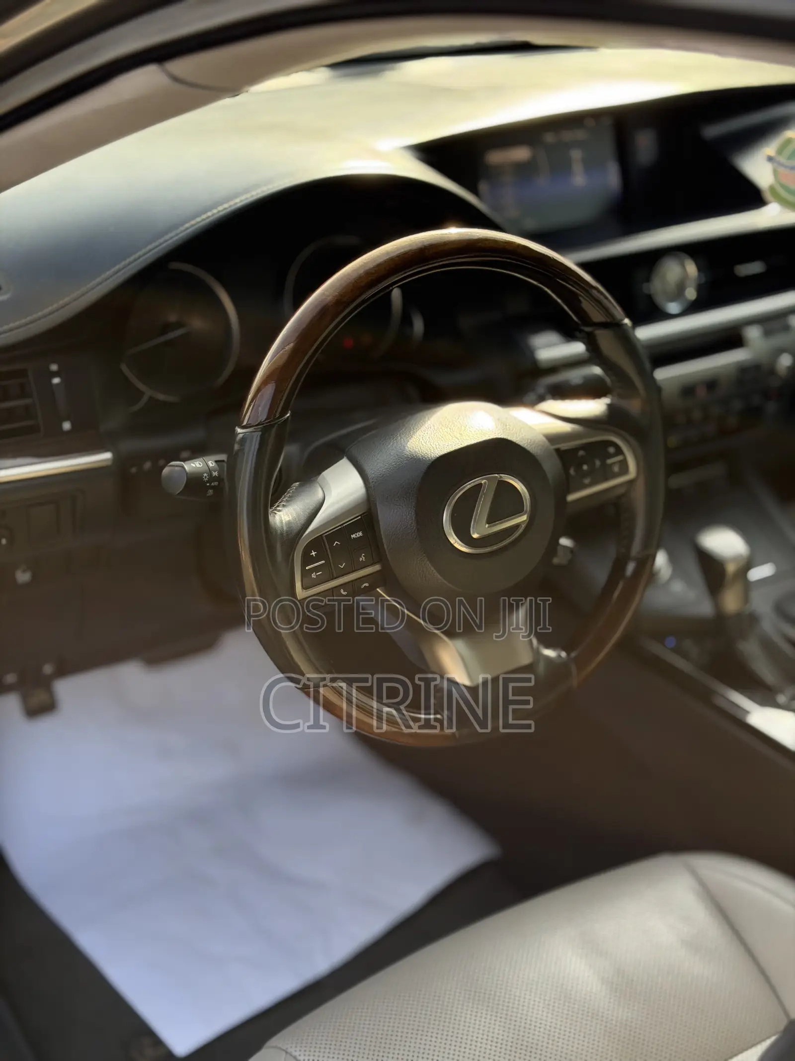 Lexus ES 2017 Gold