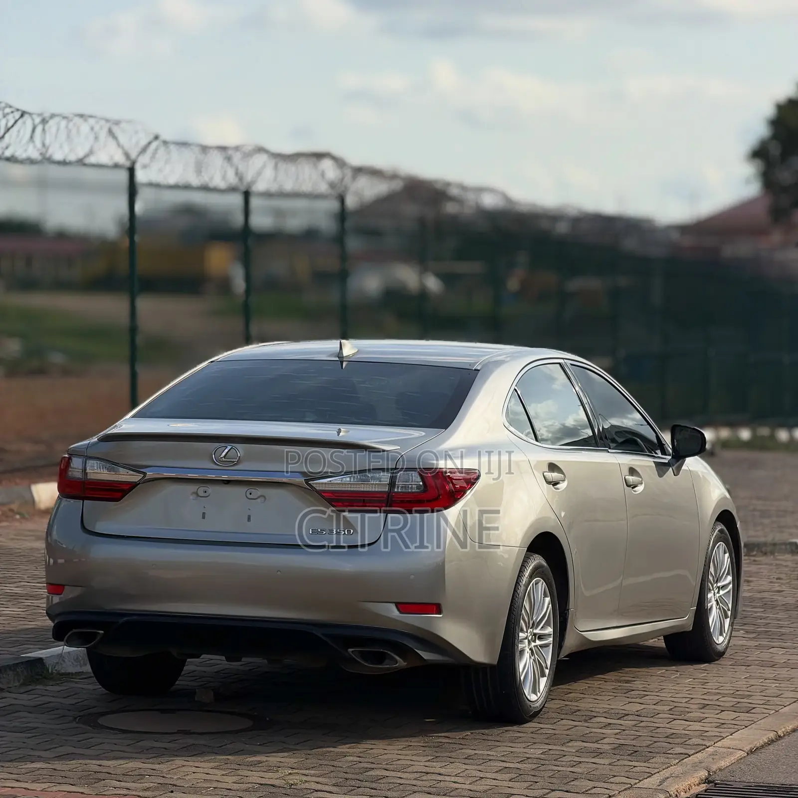 Lexus ES 2017 Gold