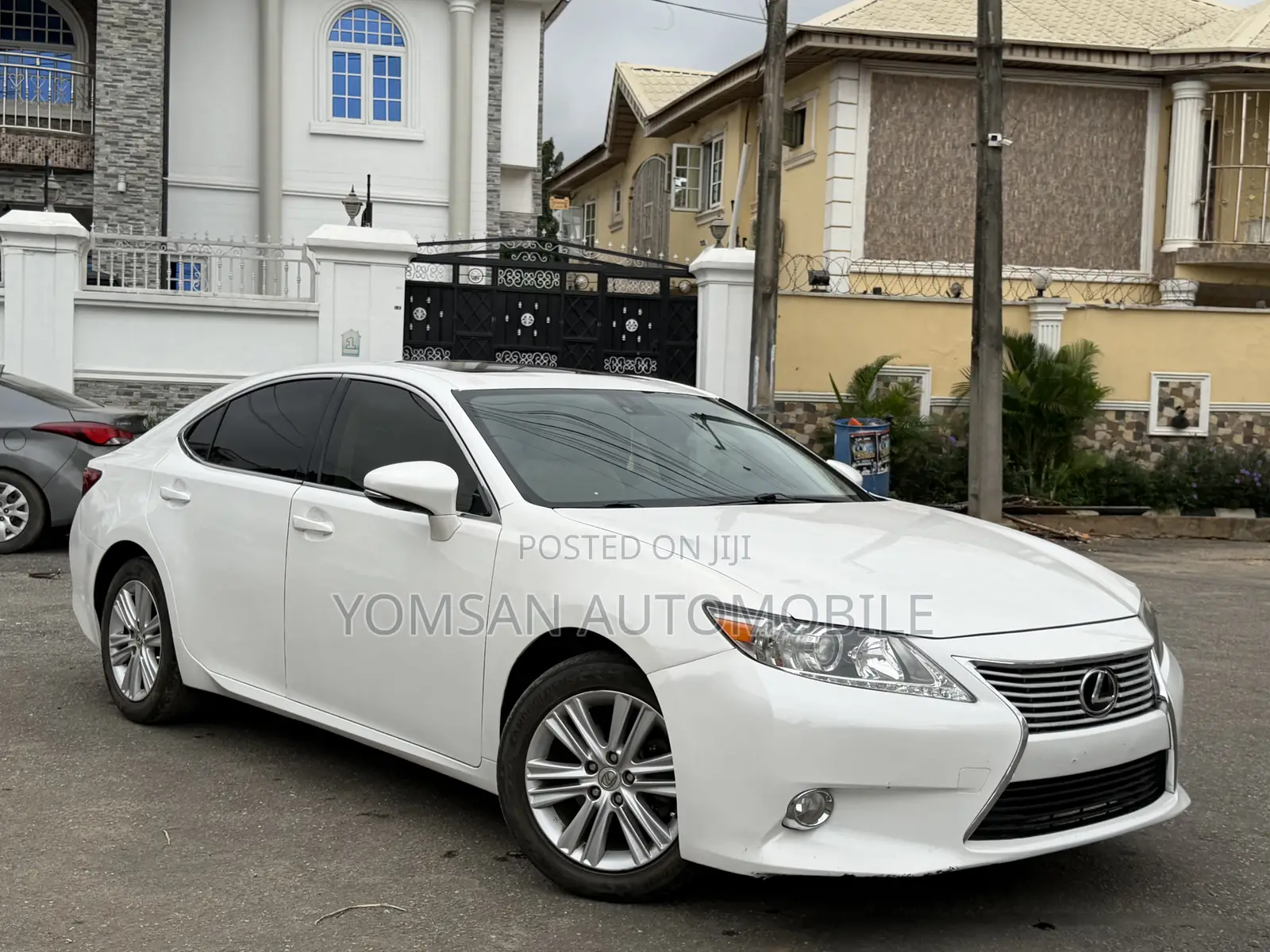 Lexus ES 350 FWD 2015 White
