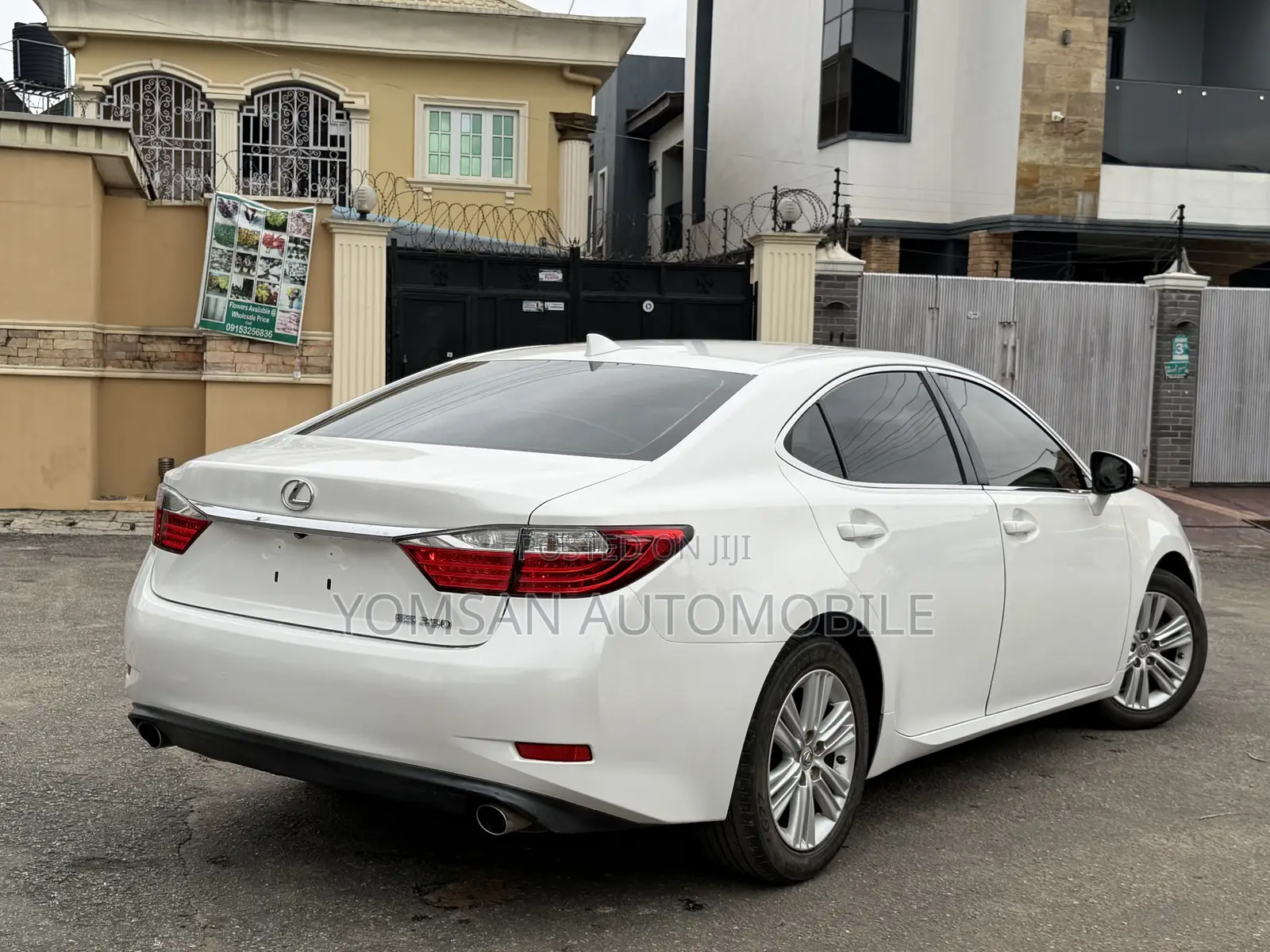 Lexus ES 350 FWD 2015 White