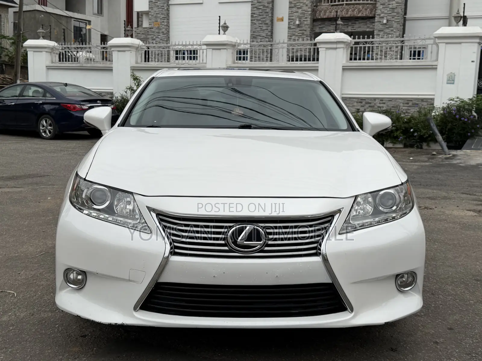 Lexus ES 350 FWD 2015 White