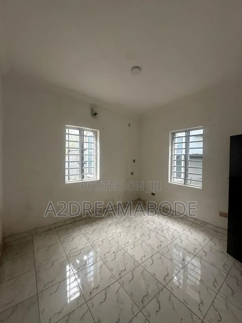 3bdrm Apartment in Gbagada, Millenuim/UPS for rent