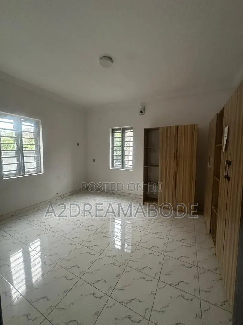 3bdrm Apartment in Gbagada, Millenuim/UPS for rent