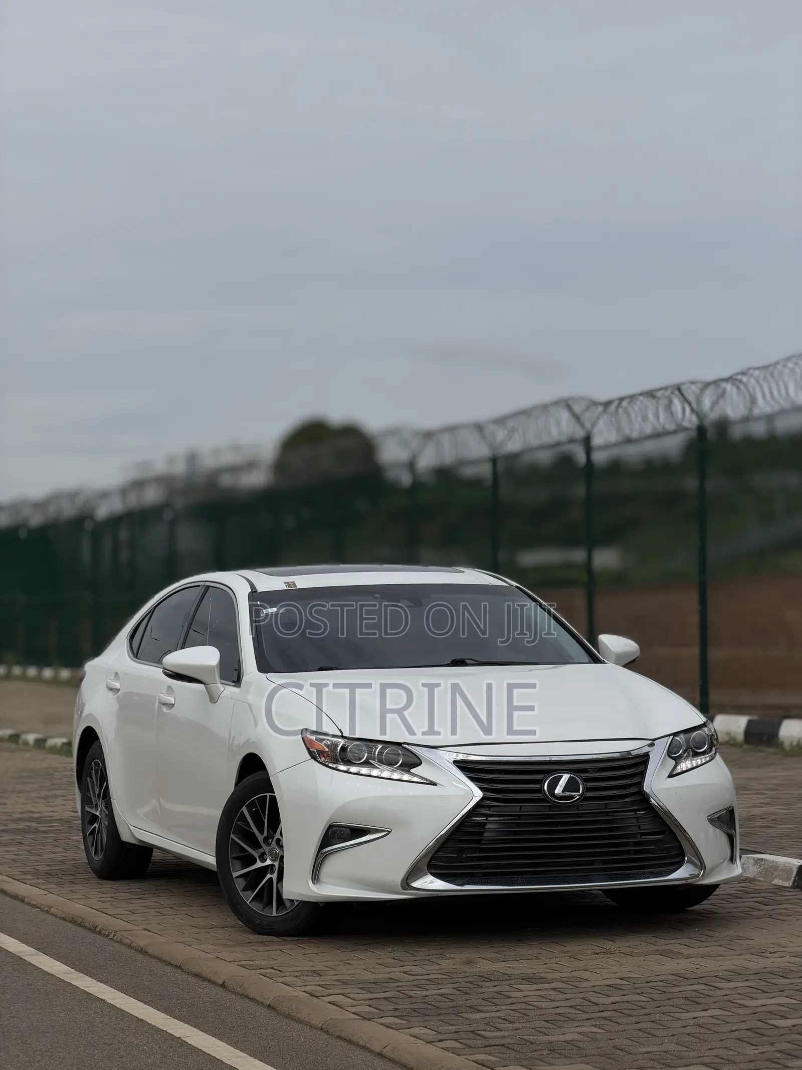 Lexus ES 2016 White