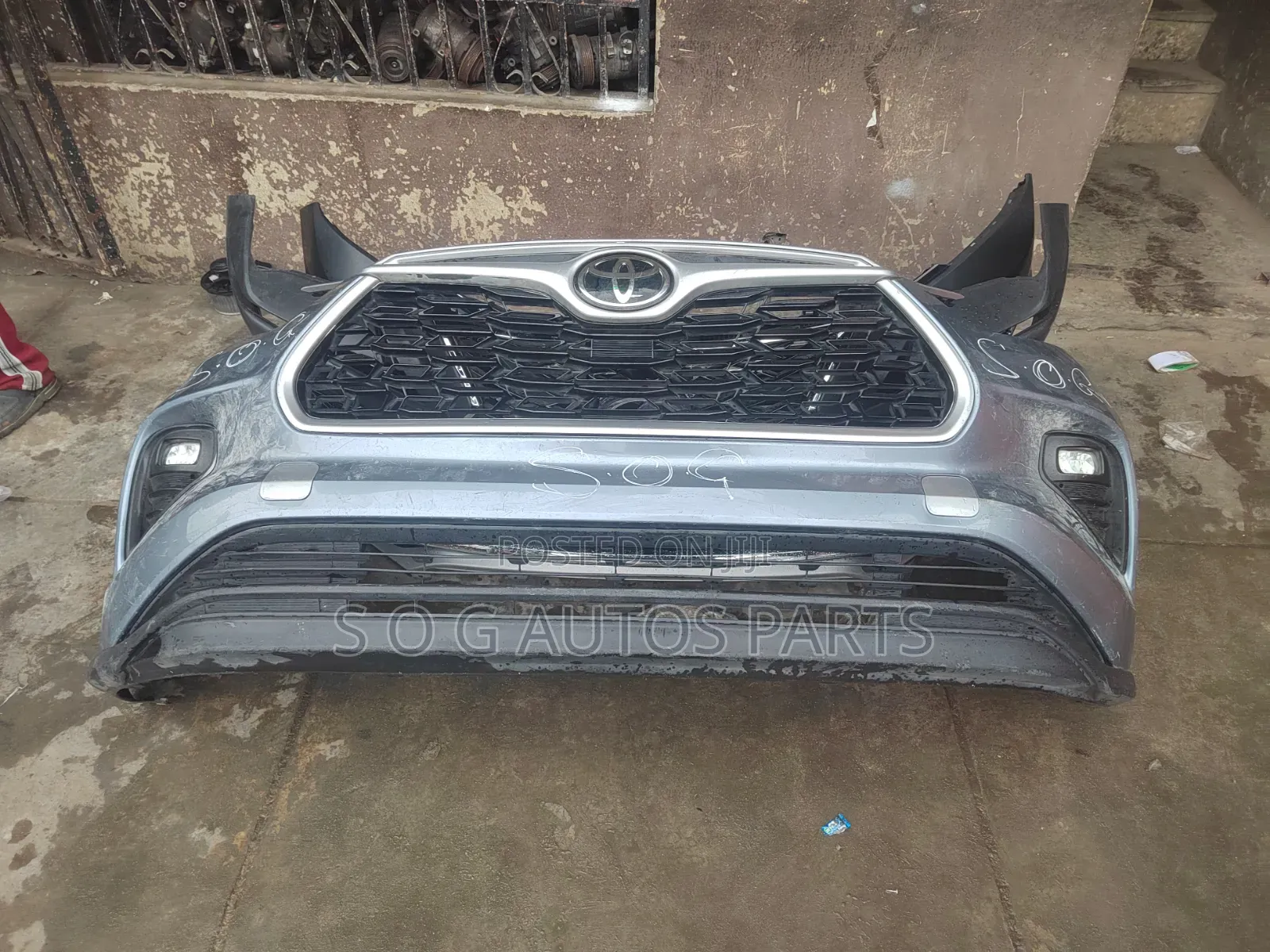 Complete Front Bumper Es350 2010