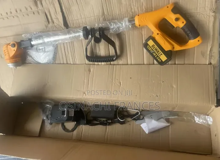 Battery Grass Cutting Machine 2 Battery DeWalt Brand