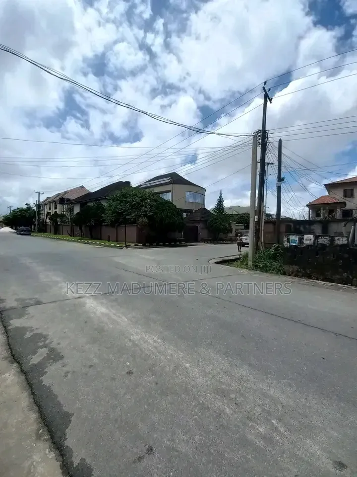 5bdrm Duplex in Off Peter Odili By, Port-Harcourt for sale