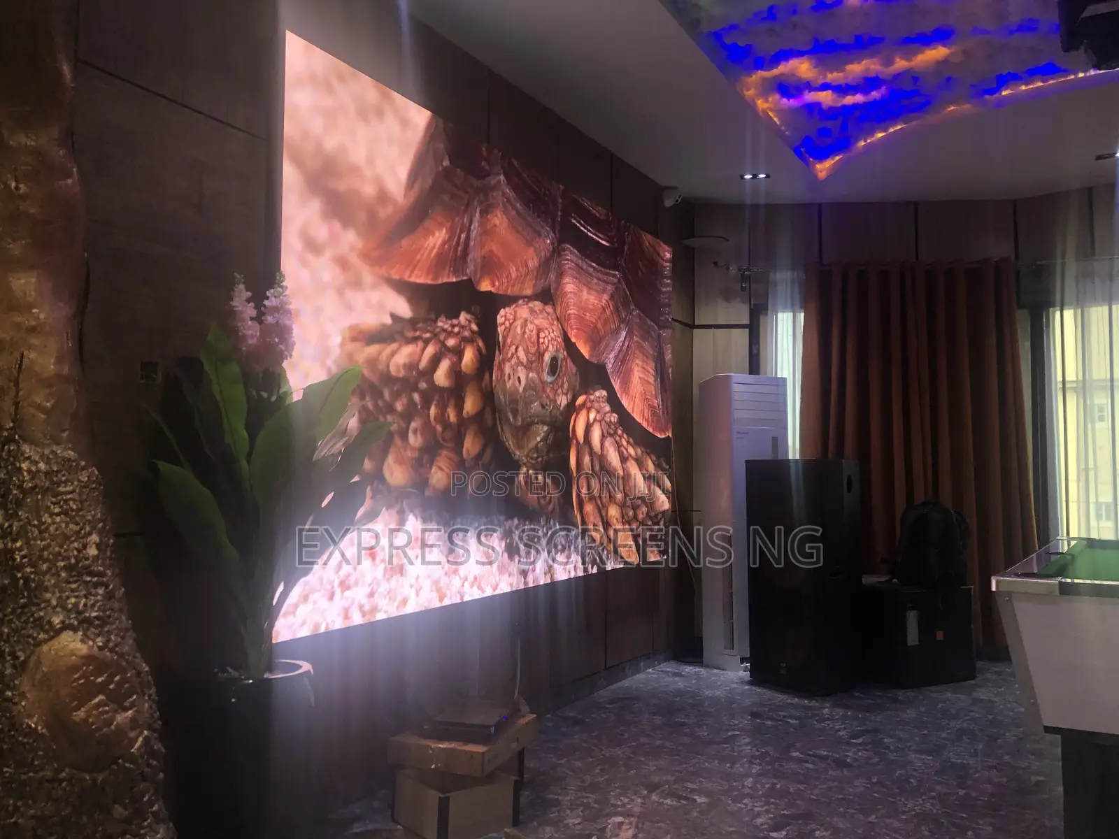 Brand New P 2.5, P4 Indoor/ Waterproofed Outdoor LED Display for Sell