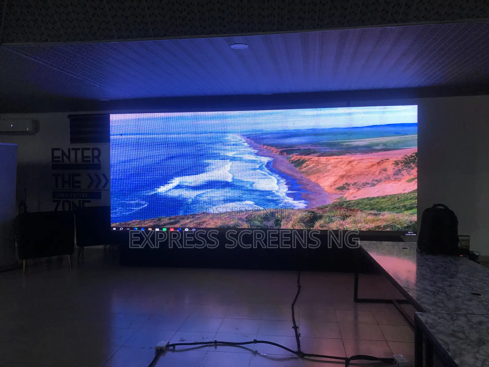 Brand New P 2.5, P4 Indoor/ Waterproofed Outdoor LED Display for Sell
