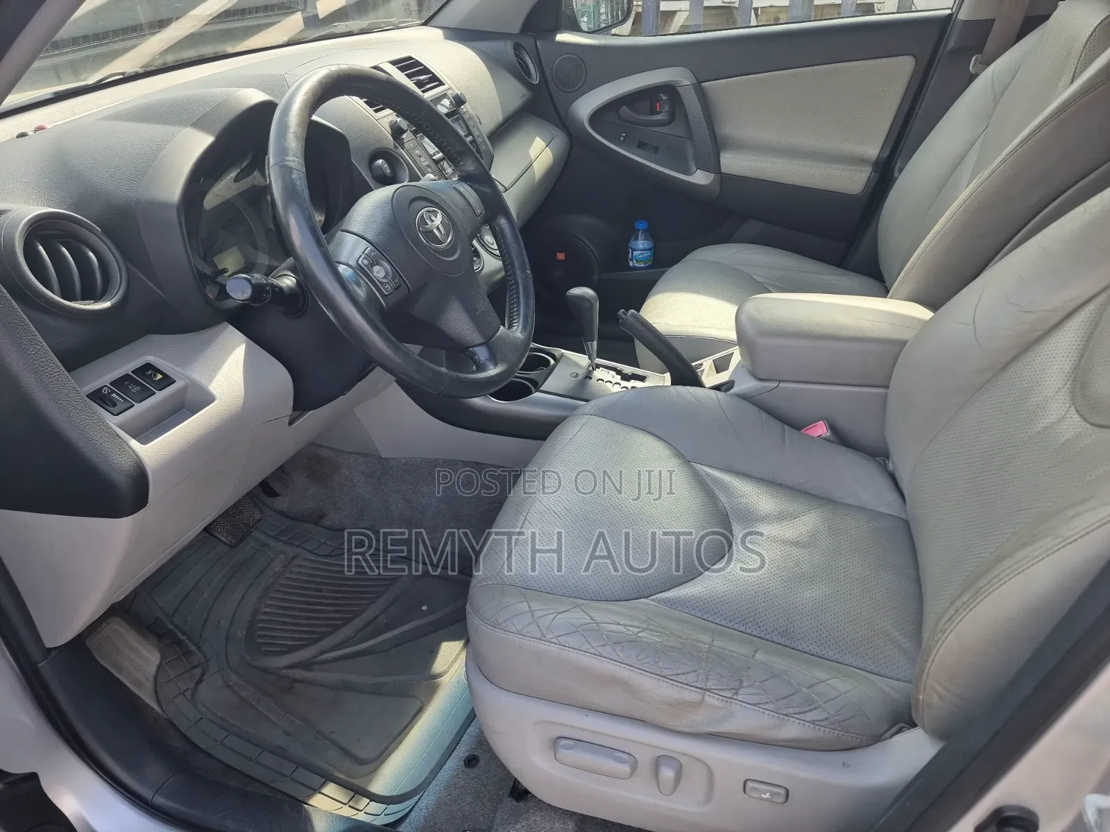 Toyota RAV4 2010 Silver