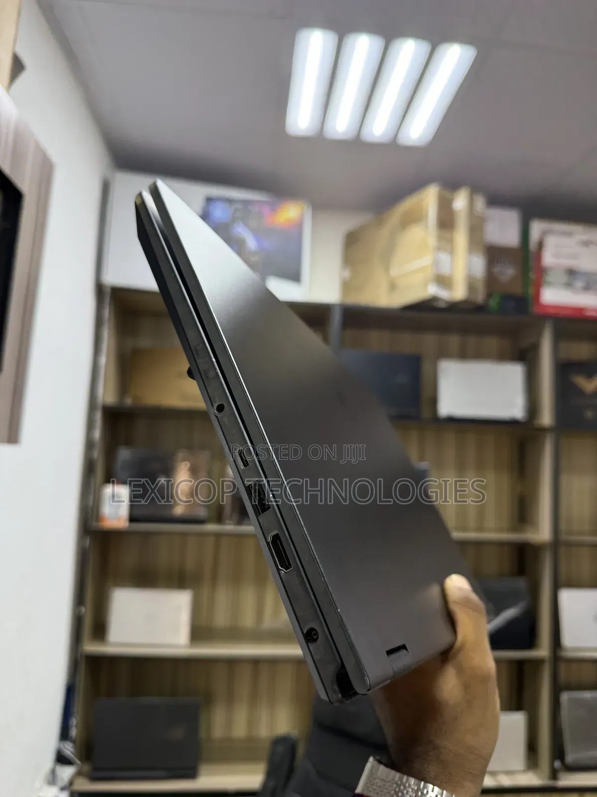 Laptop MSI Cyborg 15 16GB AMD Ryzen 7 SSD 1T
