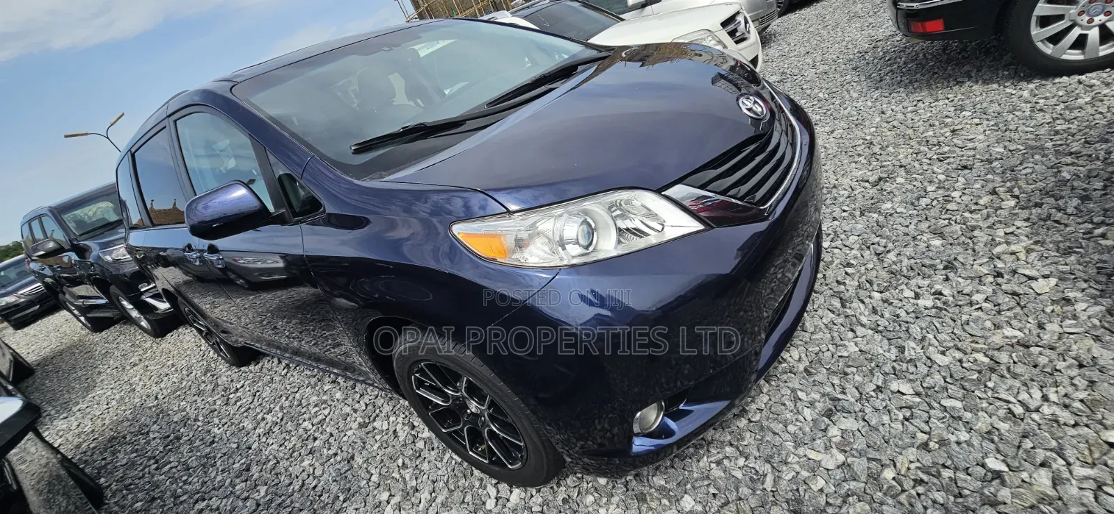 Toyota Sienna 2016 Blue