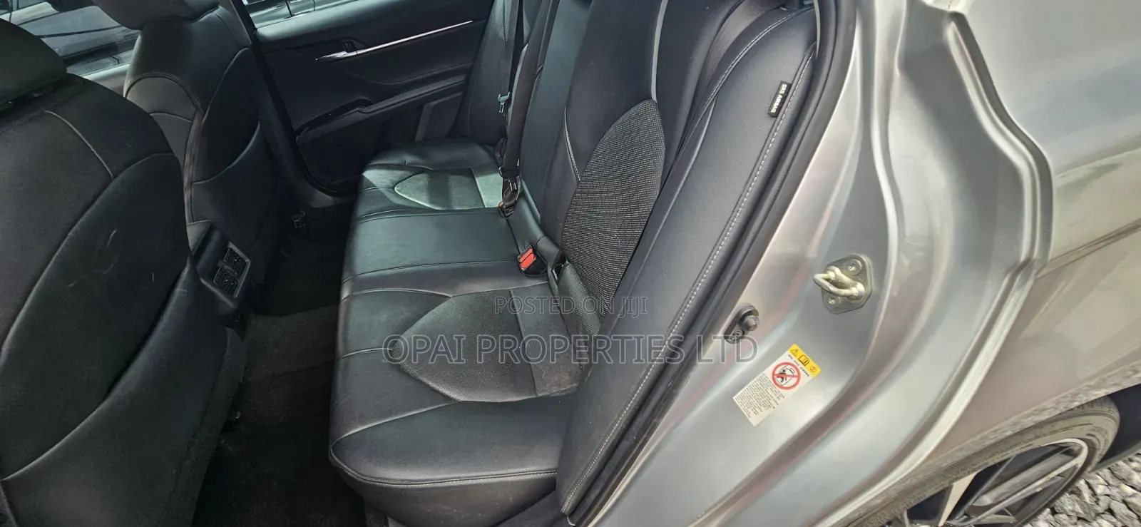 Toyota Camry 2018 Silver