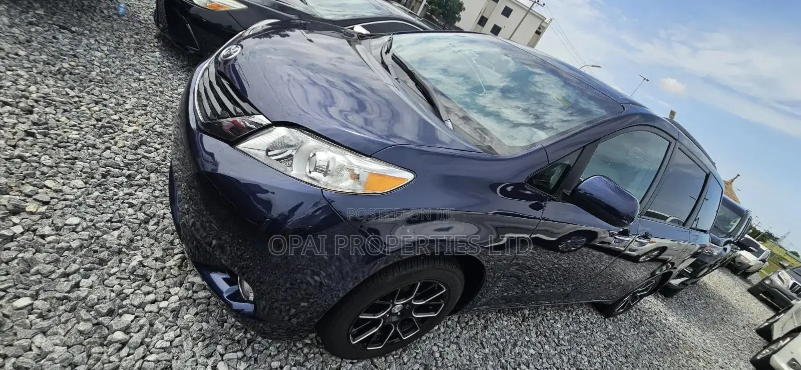 Toyota Sienna 2016 Blue