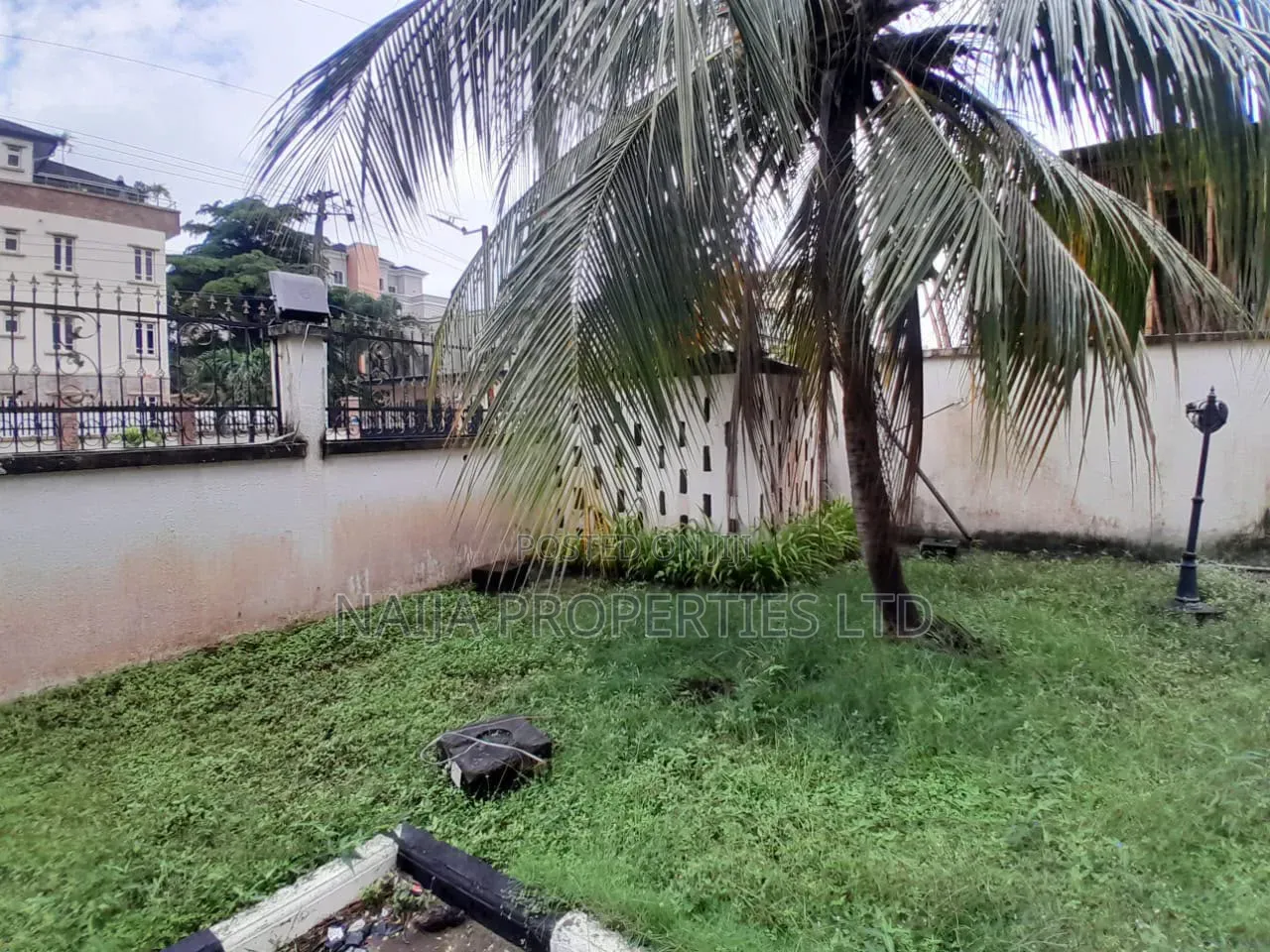 10 Bedroom Detached House With Pool at Oniru for Rent