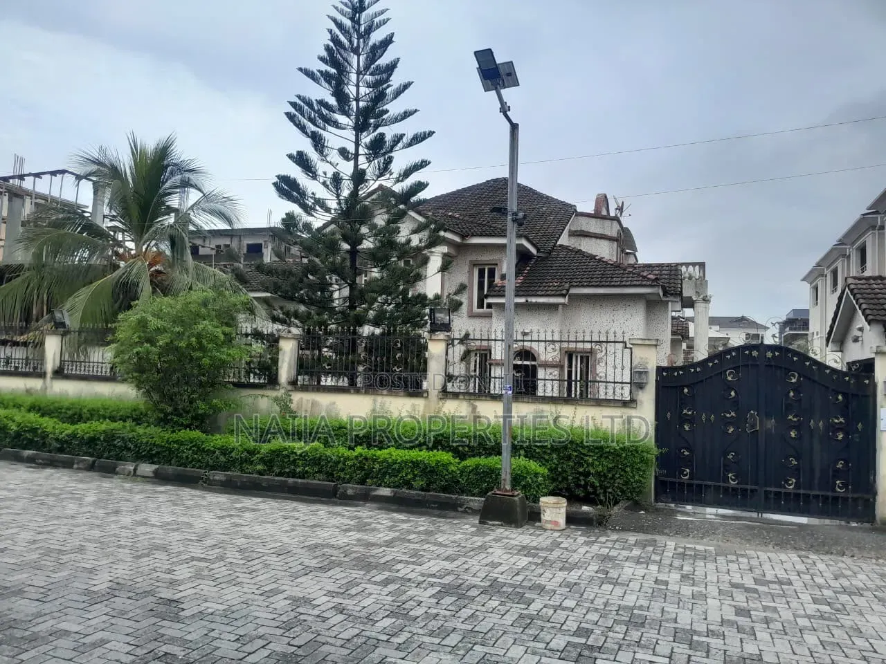 10 Bedroom Detached House With Pool at Oniru for Rent
