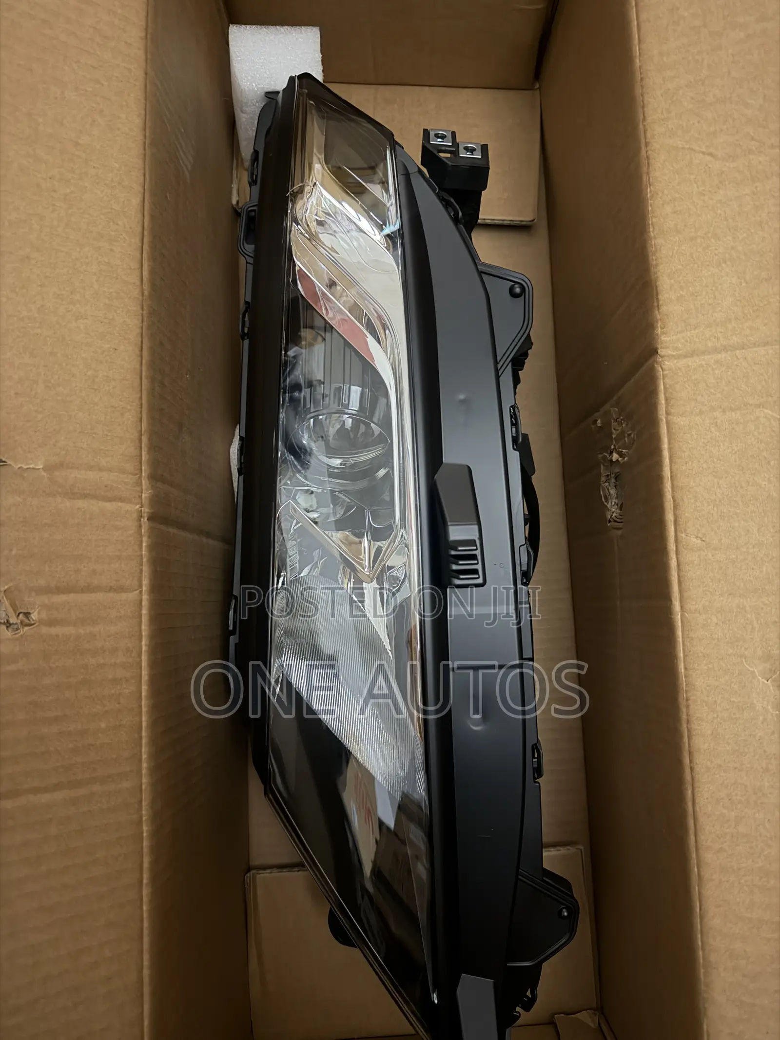 Mitsubishi L200 Headlamp