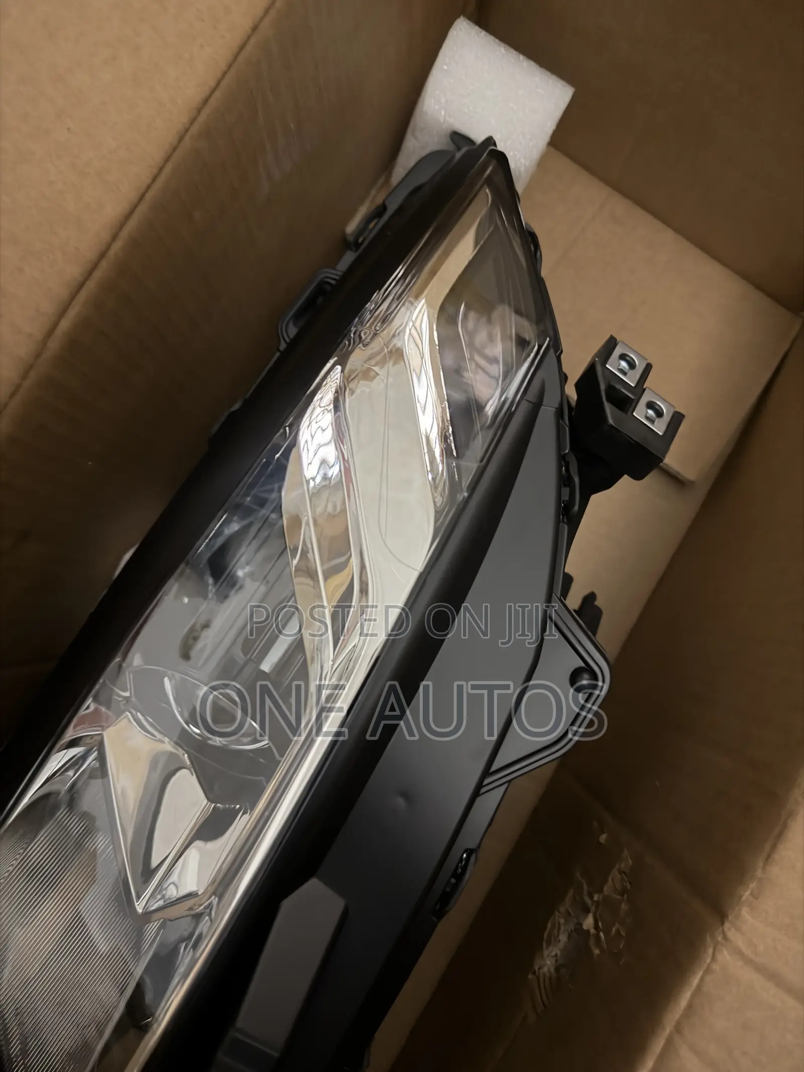Mitsubishi L200 Headlamp
