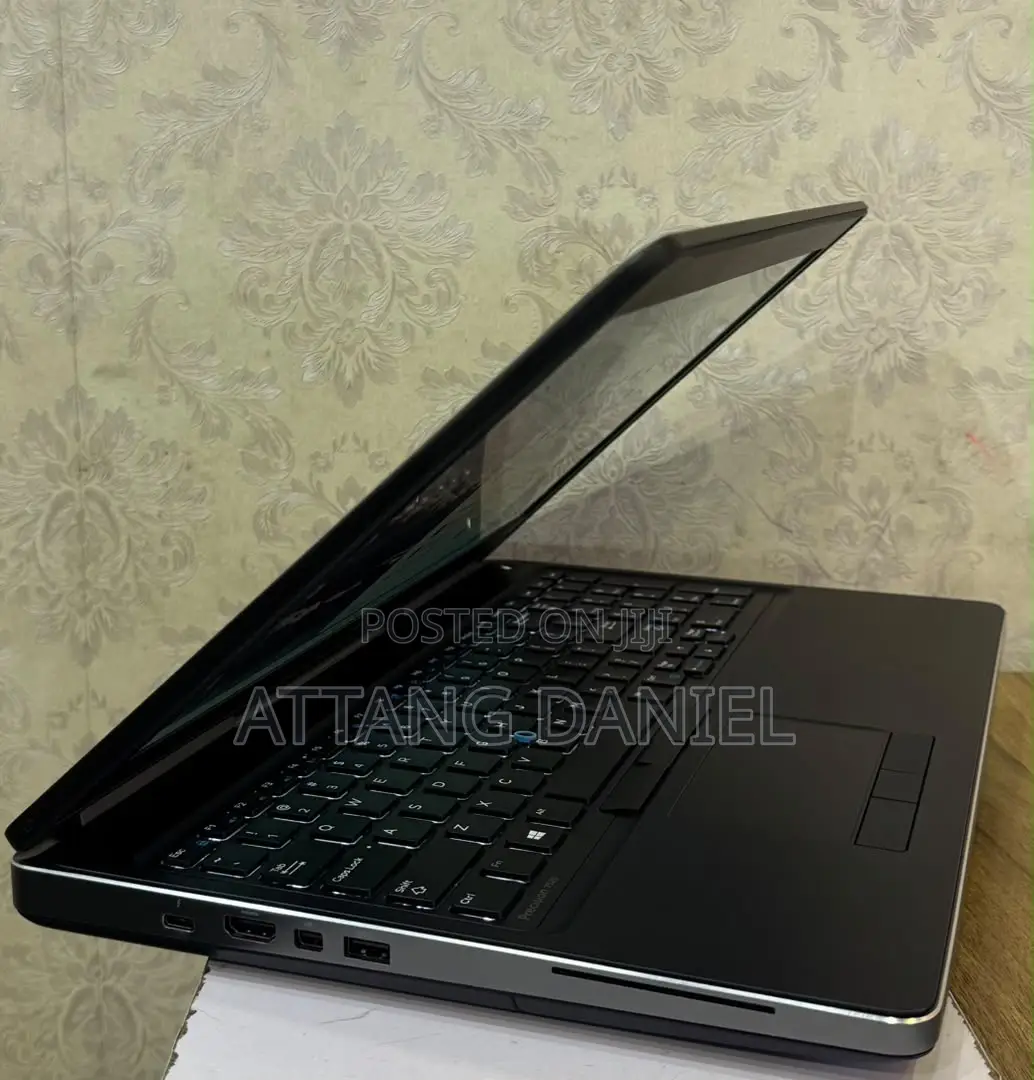 Laptop Dell Precision 7520 16GB Intel Core i5 SSD 512GB