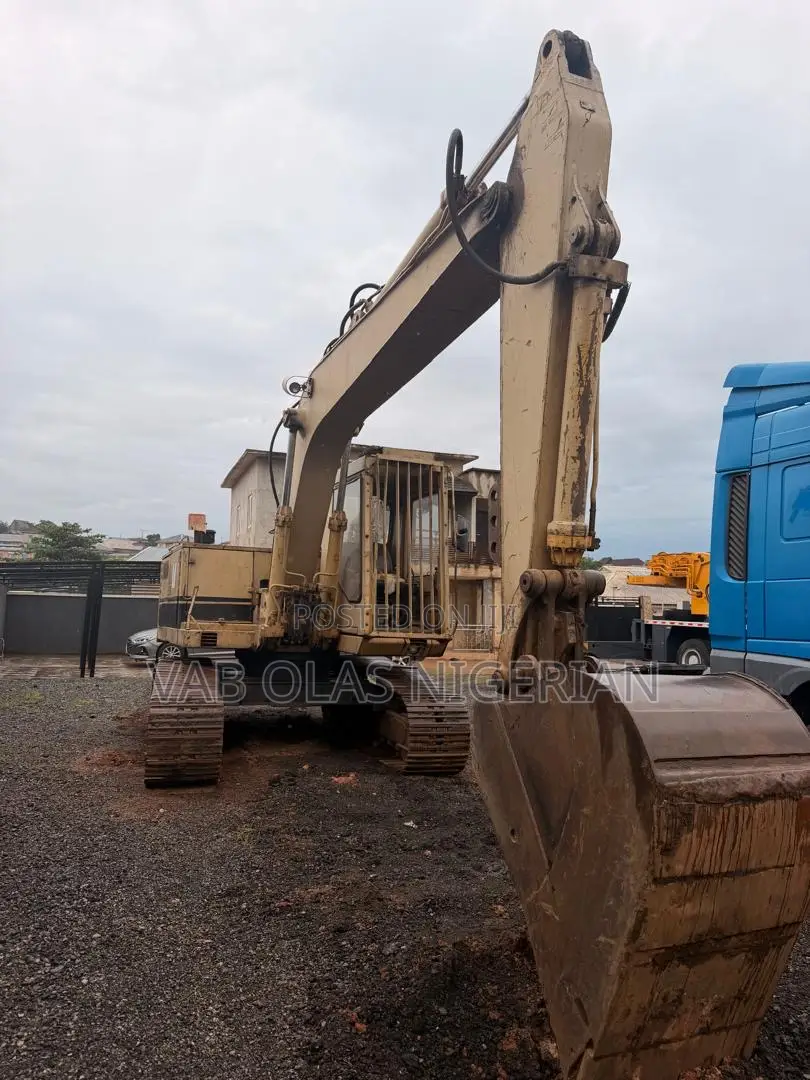 215 Caterpillar Excavator