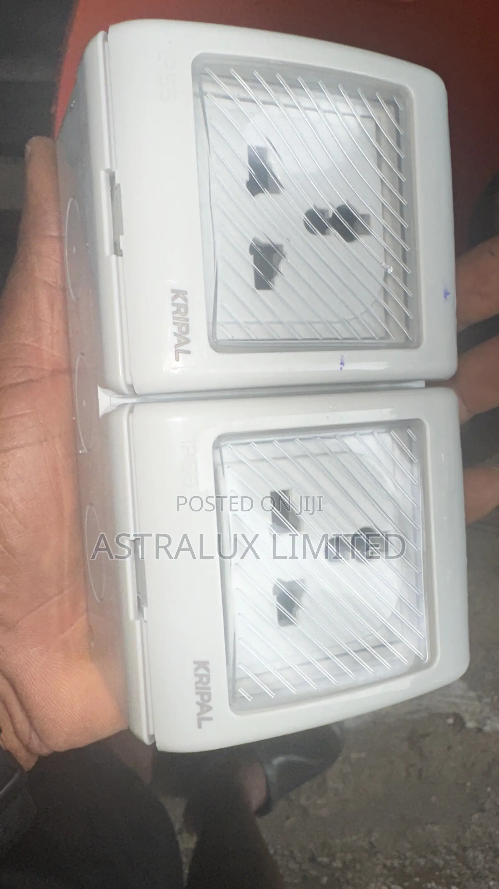 13a Double Weatherproof Socket
