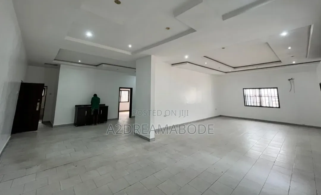 9bdrm Duplex in Cmd Road, GRA Phase 2 Shangisha for rent