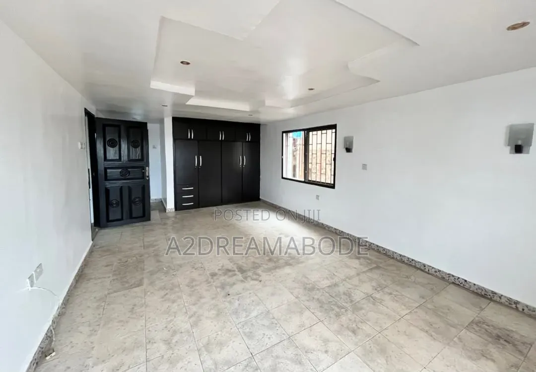 9bdrm Duplex in Cmd Road, GRA Phase 2 Shangisha for rent