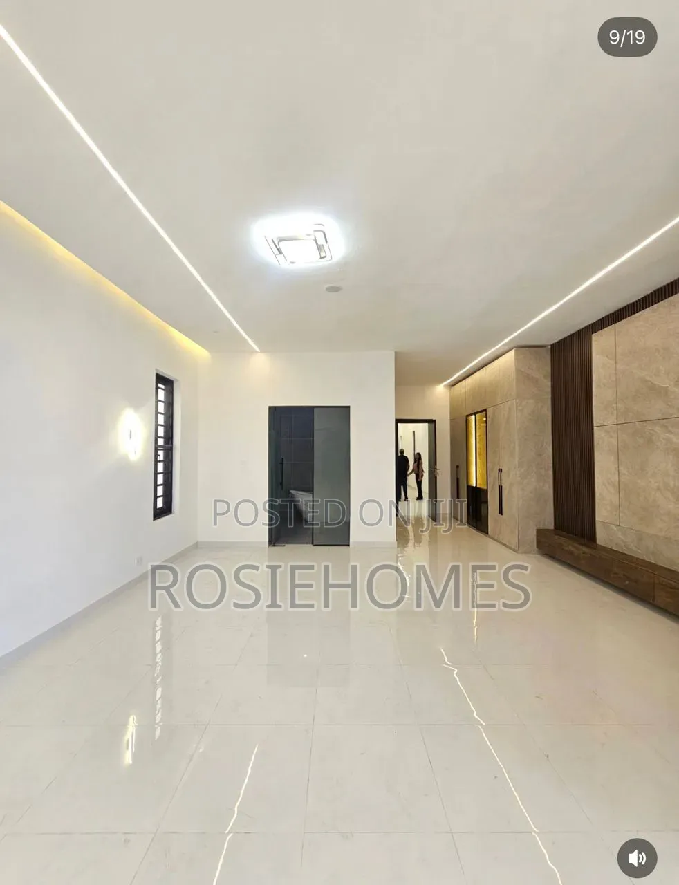 5bdrm Duplex in Thomas Estate for sale