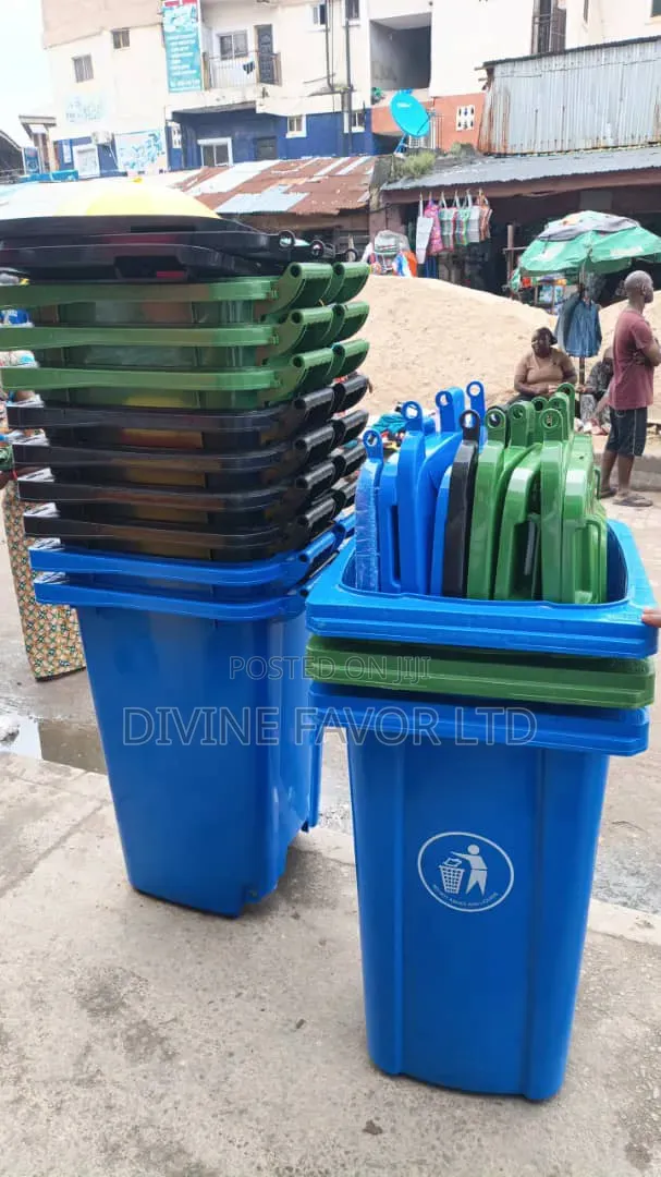 Imported Dusbin With Tyres (240 Litres Capacity)