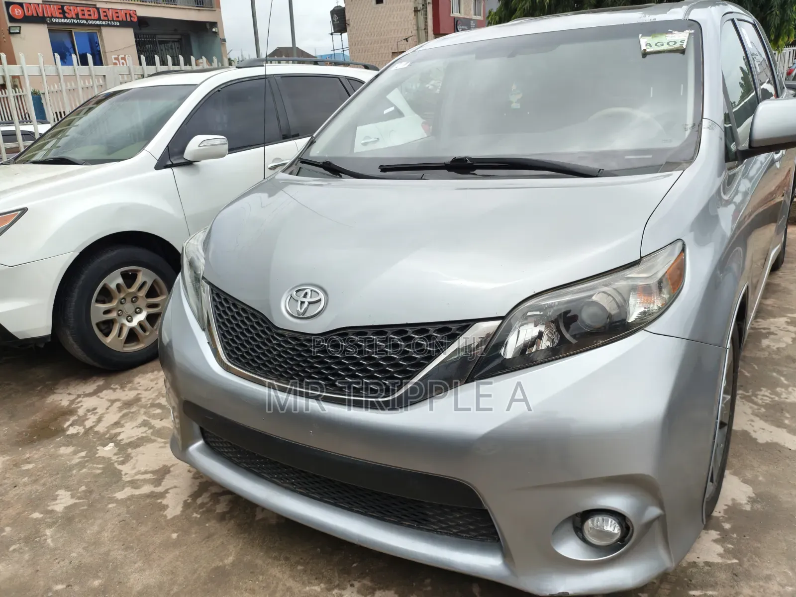 Toyota Sienna 2012 Silver