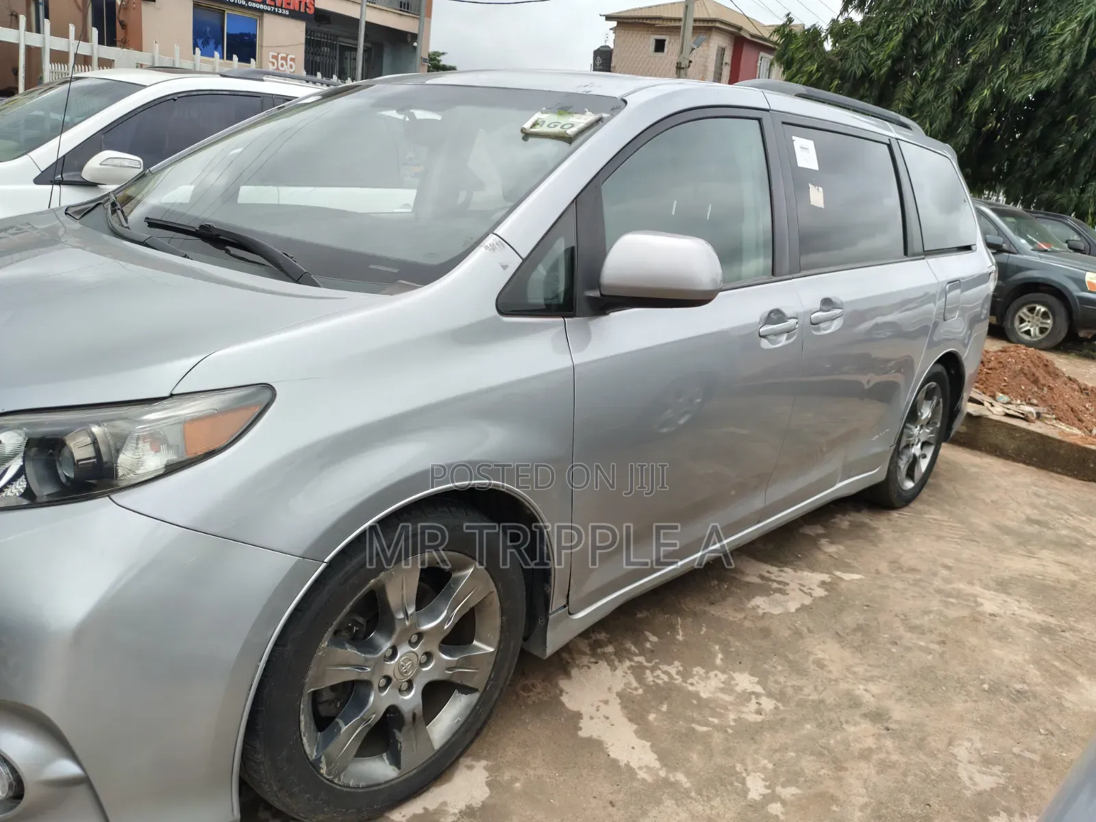 Toyota Sienna 2012 Silver