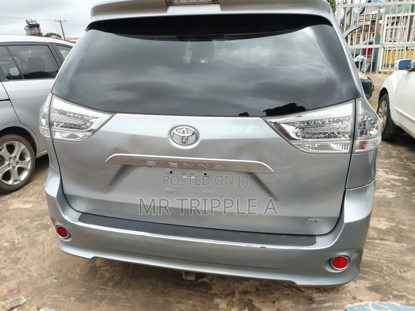 Toyota Sienna 2012 Silver