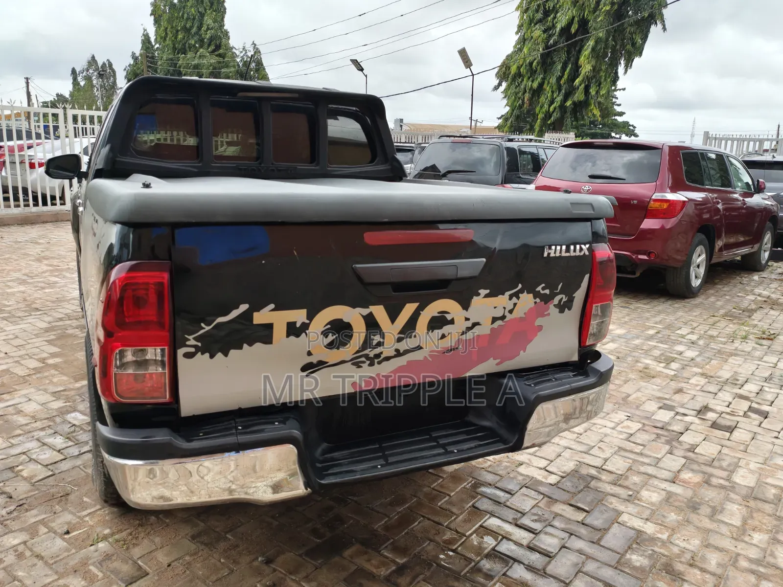 Toyota Hilux 2012 Black