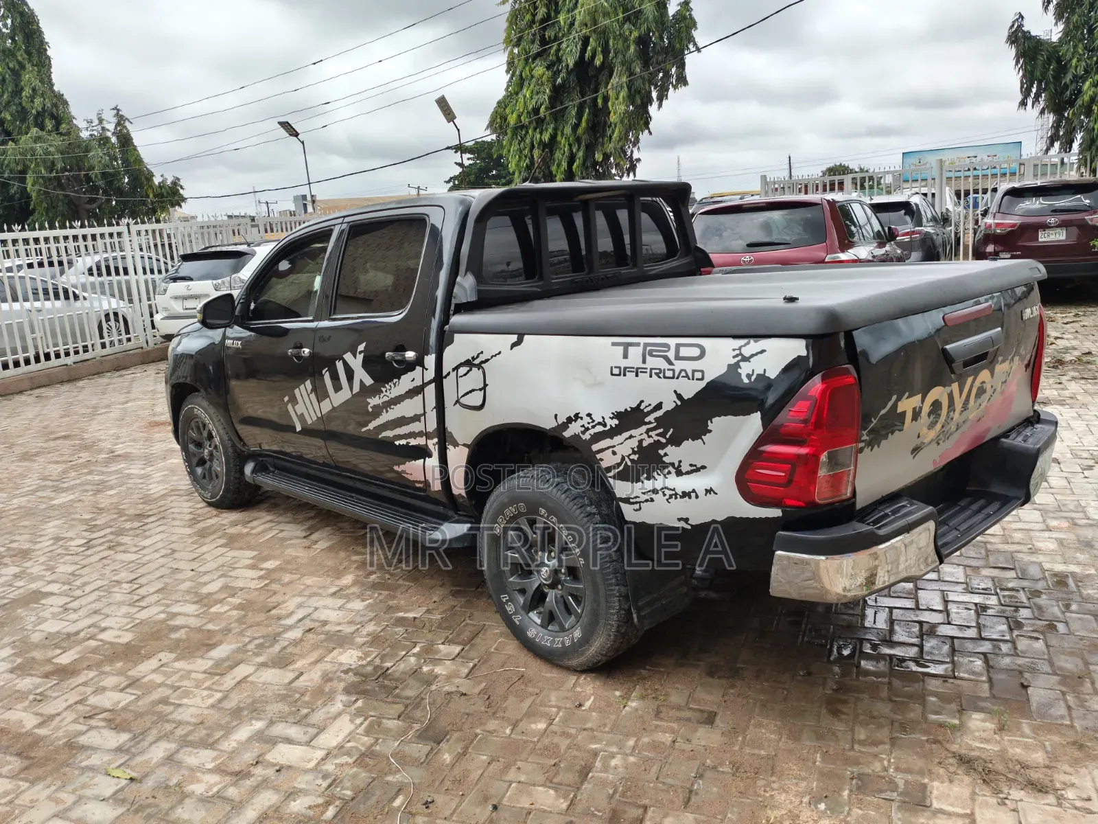 Toyota Hilux 2012 Black