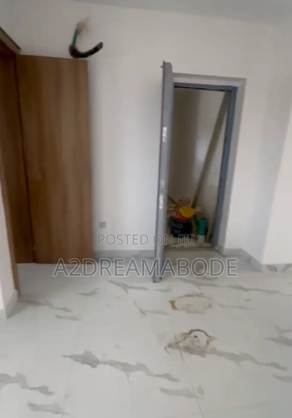 3bdrm Apartment in Yaba, Alagomeji for rent