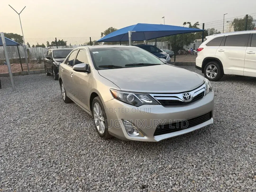 Toyota Camry 2014 Gold